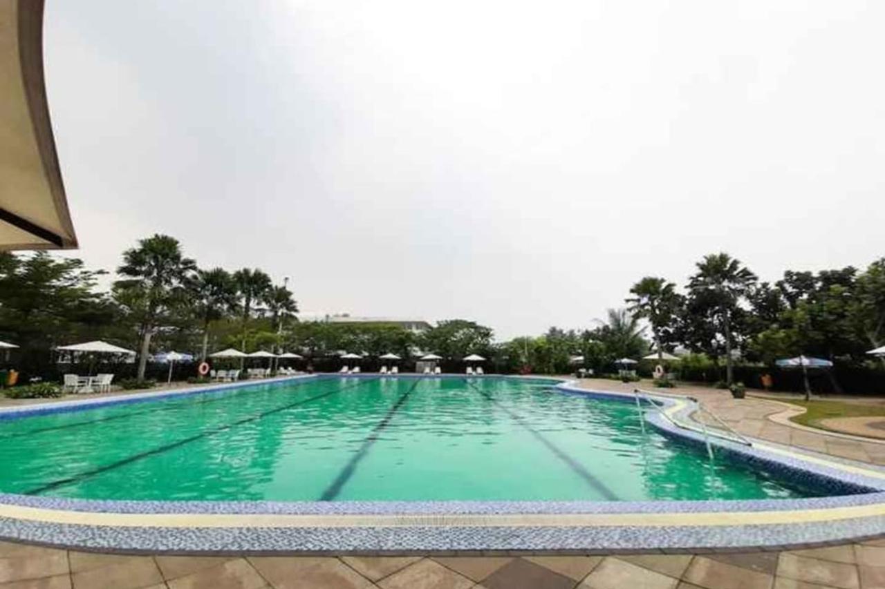 Barata Hotel Near Bandara Soekarno Hatta ทังเกอรัง ภายนอก รูปภาพ