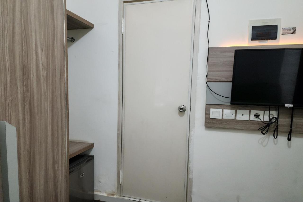 Barata Hotel Near Bandara Soekarno Hatta ทังเกอรัง ภายนอก รูปภาพ